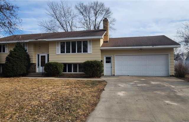 1227 Prairie Street - 1227 Prairie Street, Chaska, MN 55318