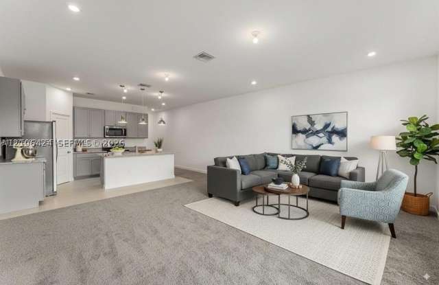 7448 Lenora Ln Gallery 2