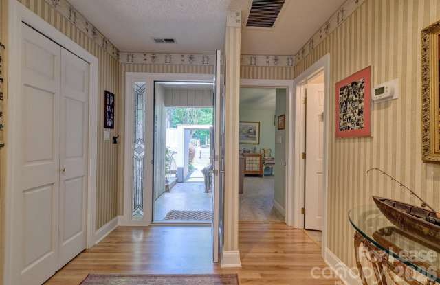 114 Pine Grove Circle Gallery 3