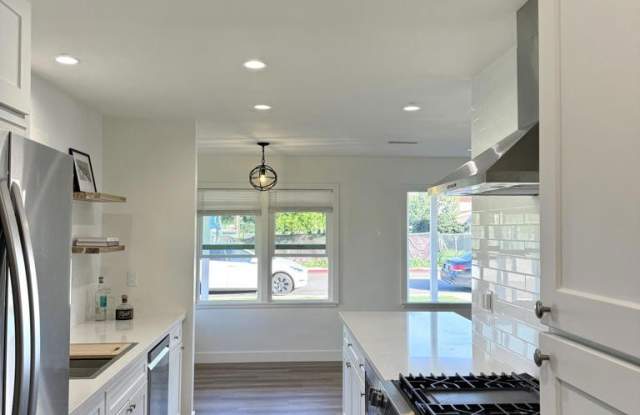 109 S Glenn Drive photos photos