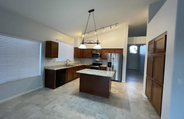 11512 W Piccadilly Road - 11512 West Piccadilly Road, Avondale, AZ 85392
