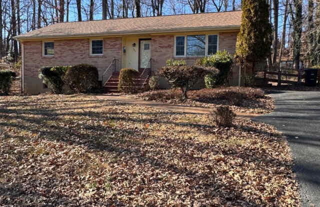 4 Bedroom || 2.5 Bathroom Home in Boonsboro photos photos