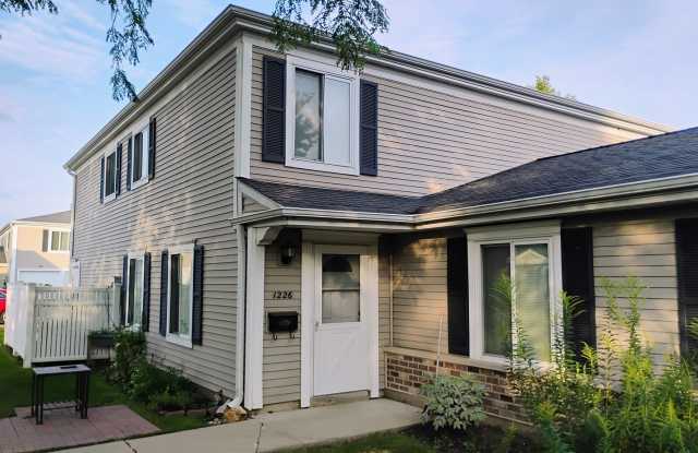 1226 COVE Drive Gallery 1