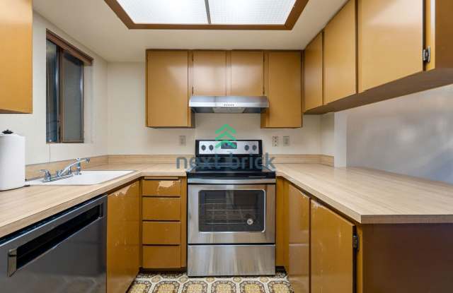 2 BEDS  2 BATH CONDO FOR RENT Gallery 3