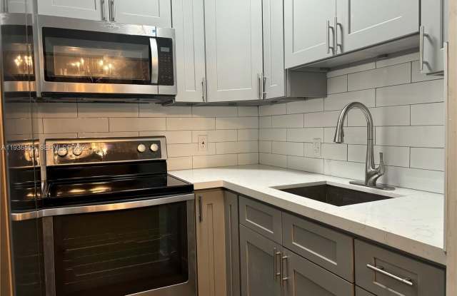 15240 NE 8th Ave photos photos