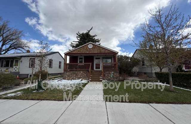 1011 S 6th St photos photos