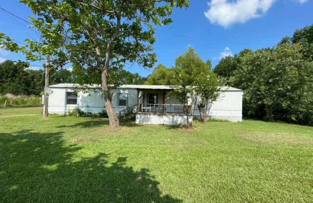 Country living with spacious front and backyard - 3 beds/ 2bath available now photos photos