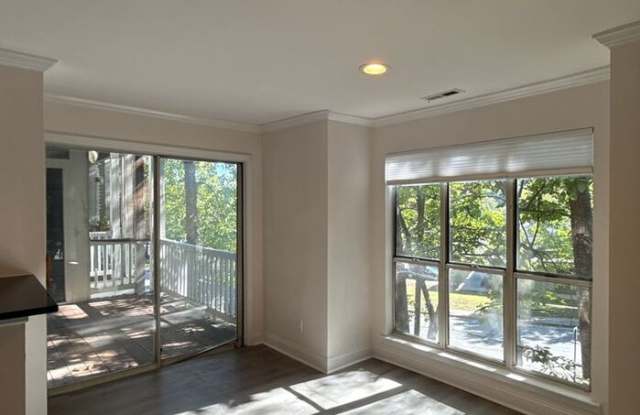 2512 Cranbrook Lane Gallery 4