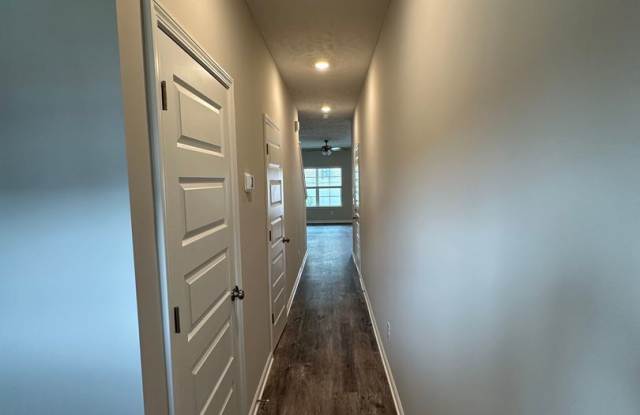 3 Bedroom 2.5 Bath Townhome in Murfreesboro! Gallery 4