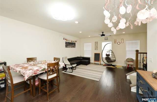 12-48 Plaza Road photos photos