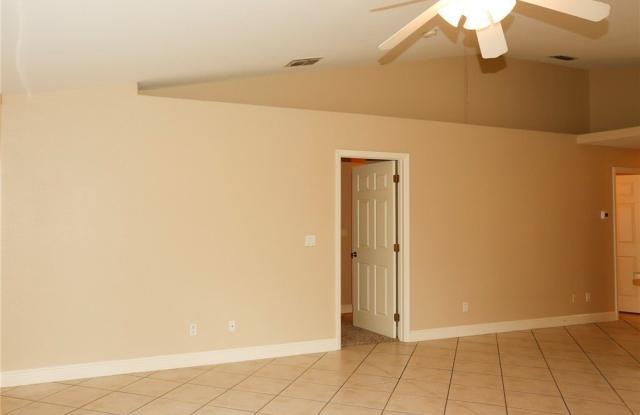 4754 Leonard Boulevard S Gallery 3
