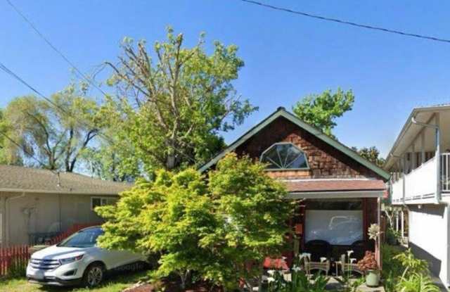 Charming 2BR House in Santa Cruz photos photos