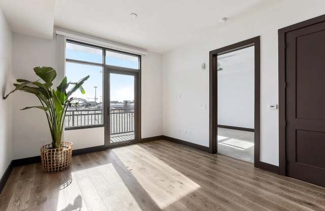 5 Gadsdenboro St Apt 406 Gallery 4