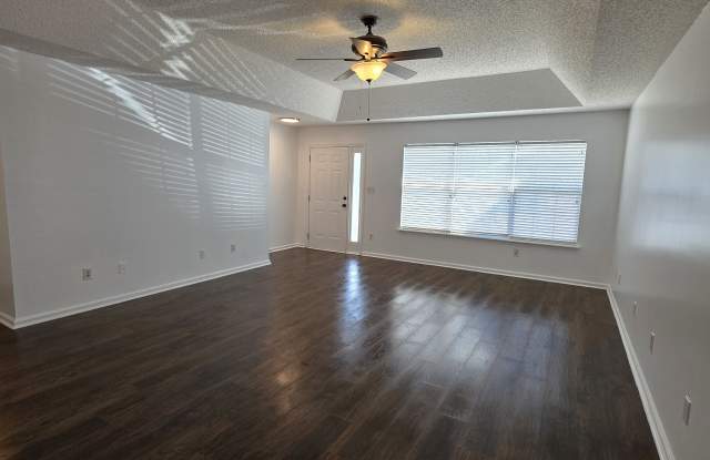 109 Indianola Court Gallery 3