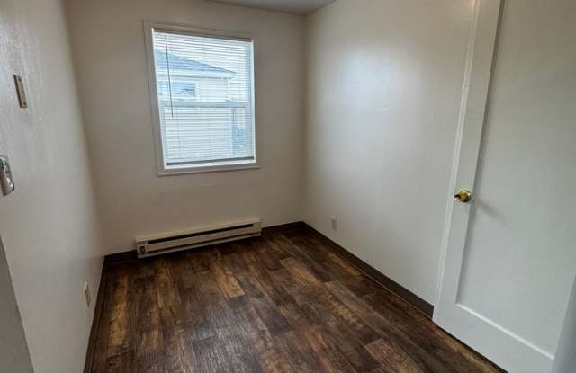 Cozy 2 bedroom 1 bath House! PRICE REDUCED!! Gallery 4