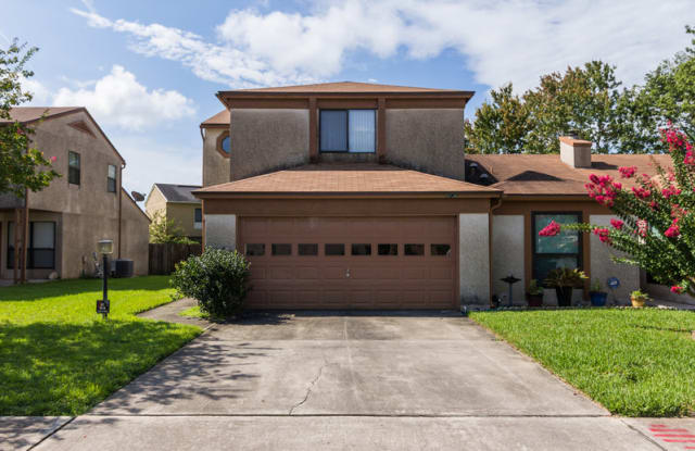 9736 Fawn Brook Dr - 9736 Fawn Brook Circle East, Jacksonville, FL 32256
