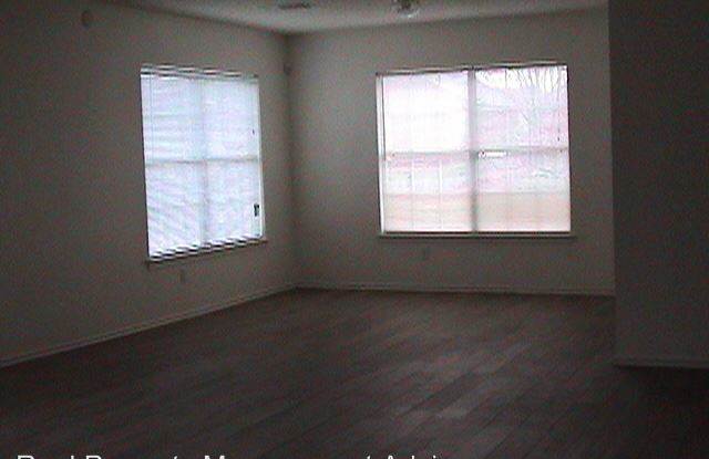 11000 Claywood Drive Gallery 3