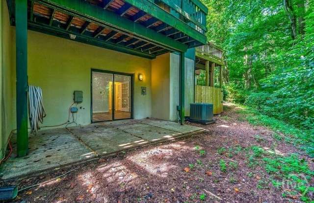 108 Fernbanks Court Gallery 4