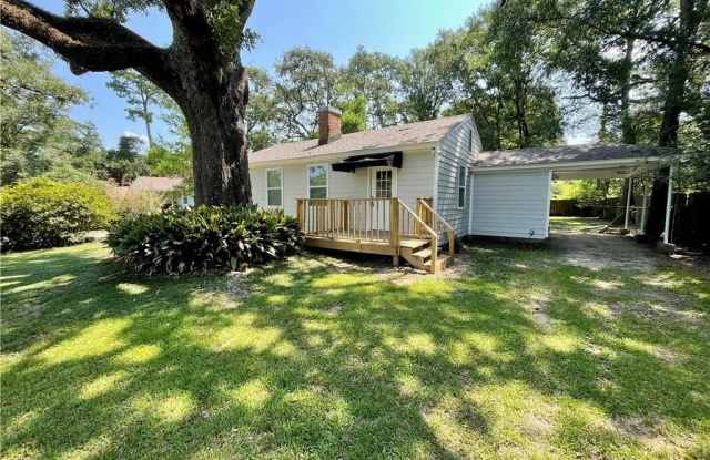 208 Parkway Street E - 208 Parkway West, Mobile, AL 36608