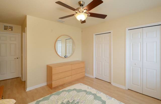 Lakeside Village Townhouse 2 Bedroom 2.5 Bath Available for Short-Term Rental photos photos