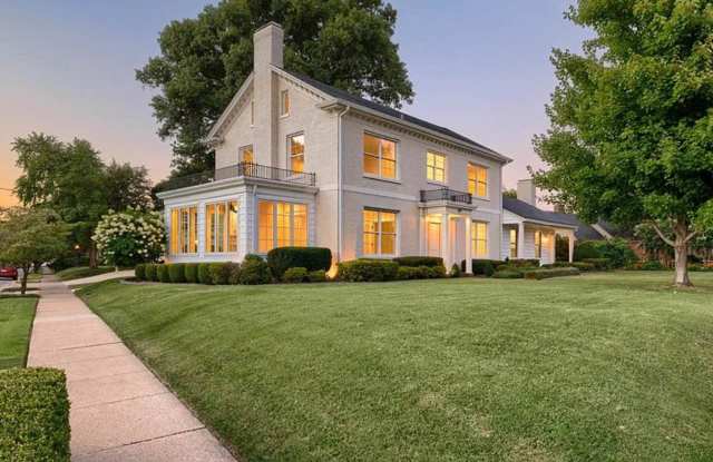 Spacious 5-Bedroom Home with Luxury Finishes and 3-Car Garage photos photos