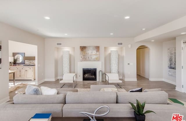 313 S Reeves Dr - 313 Reeves Drive, Beverly Hills, CA 90212