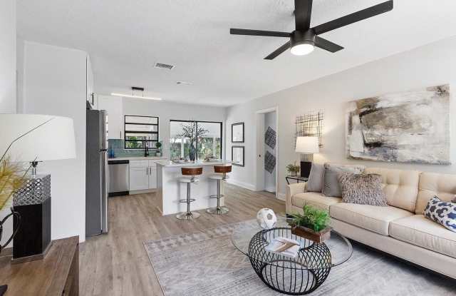 WELCOME TO YOUR NEW BRIGHT CHEERFUL UPDATED HOME Gallery 3