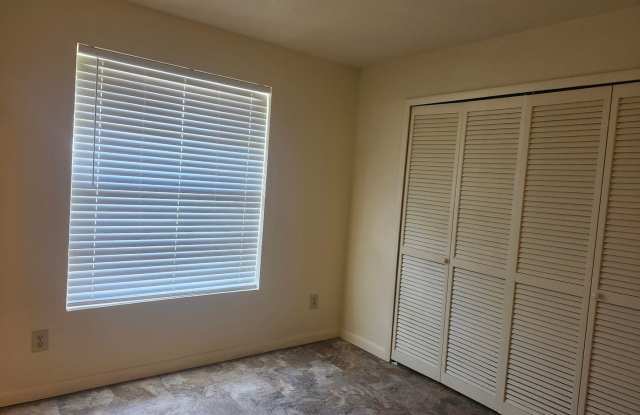 2 bed 1 bath San Carlos Park Gallery 4