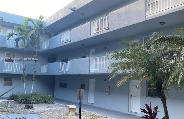 1735 W 60th St photos photos