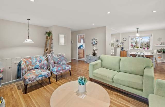 212 Rollins Ave photos photos