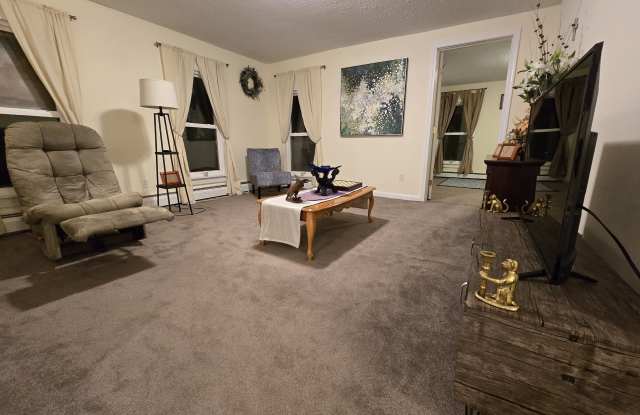 629 Hancock Street - 2 photos photos