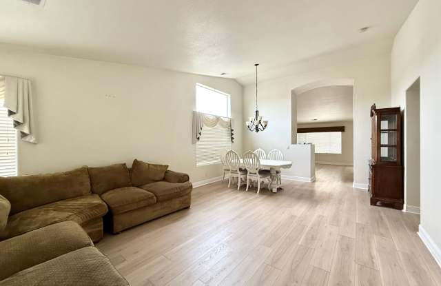 3-Bedroom Home in a Prime Location! Gallery 3