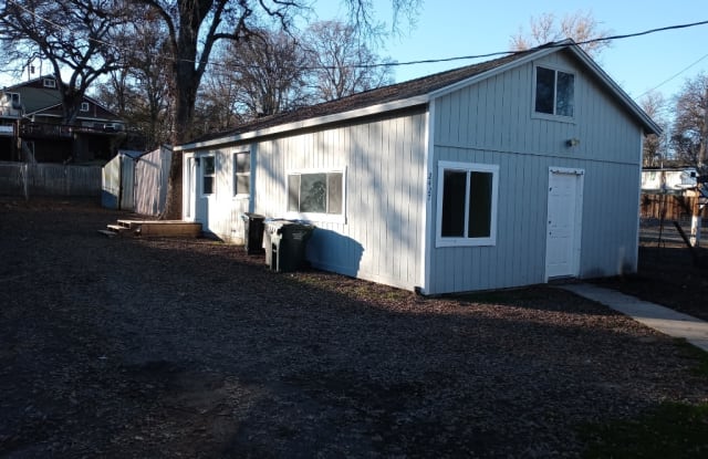 2427 Lakeshore Blvd - 2427 Lakeshore Boulevard, Lakeport, CA 95453