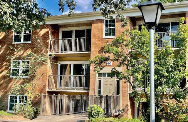 880 COLLEGE PKWY #102 - 880 College Parkway, Rockville, MD 20850