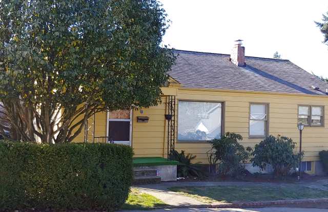 2505 13th St - 2505 13th Street, Bremerton, WA 98312