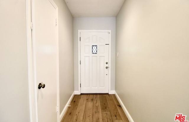 5415 Coldwater Canyon Ave Gallery 2