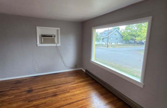 House with basement - Pets On Approval Gallery 4