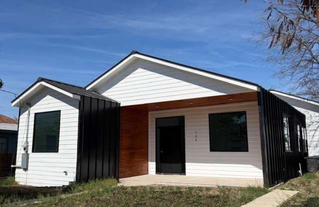 105 Forrest photos photos