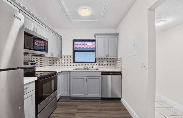 2121 W WOOLBRIGHT Road Gallery 1