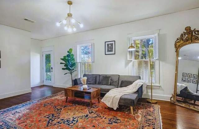 816 Charles Place Gallery 4