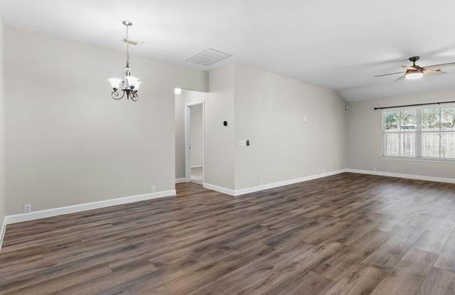 15835 BORWICK LN Gallery 3