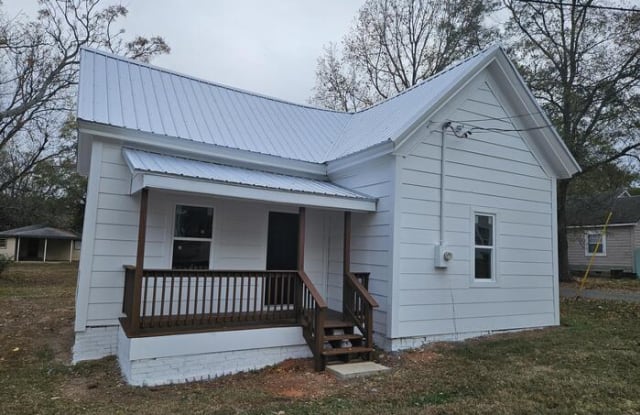 124 Griffith Street - 124 Griffith Street, Winder, GA 30680