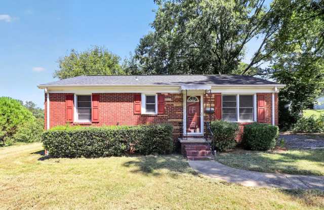 Adorable Three Bedroom Brick Home! Gallery 1
