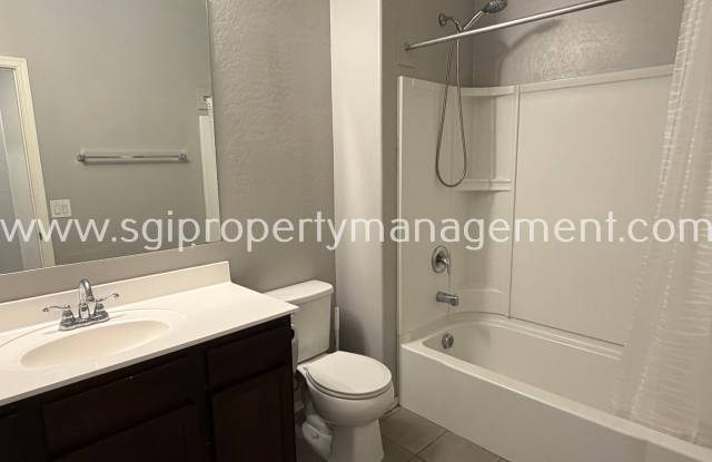3214 N Pleasant View Ln Gallery 3