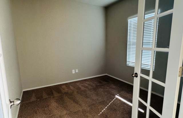 1-Story 3 Bedroom 2 Bathrooms Home in Horizon Point in Converse, TX Gallery 3