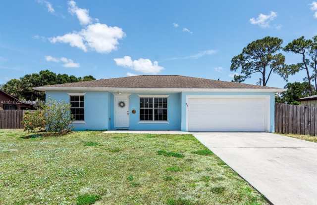 681 NW Sharpe St photos photos
