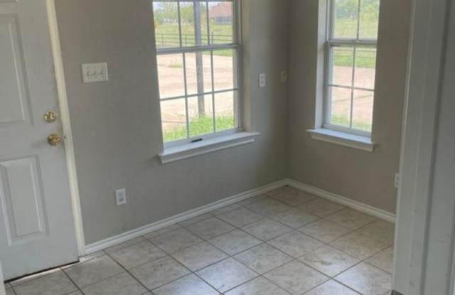 Charming 3BR House in Anna Gallery 3