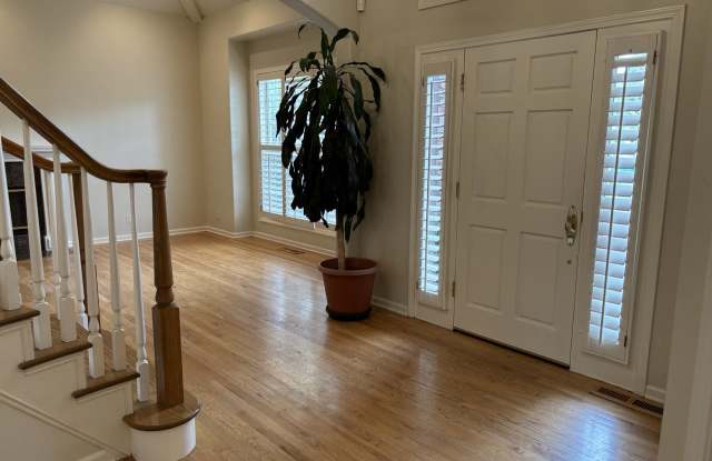 740 Oak Crest Cir photos photos