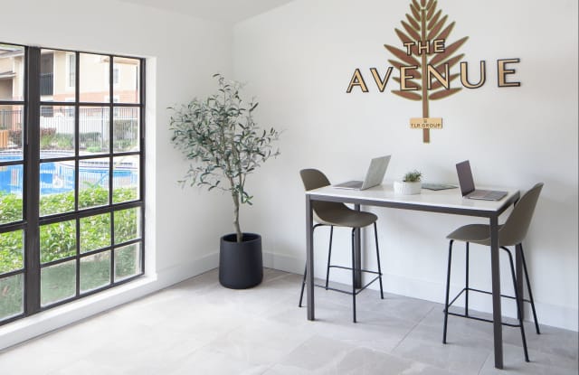 The Avenue Gallery 4