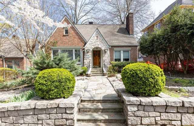 1022 Reeder Circle NE photos photos